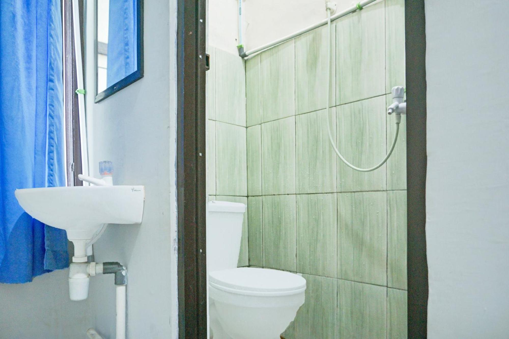 Hotel O Sukarame Near Universitas Islam Negeri Raden Intan Lampun Formerly Hotel Wisma Tri Handayani Бандар-Лампунг Экстерьер фото
